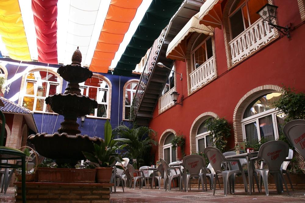 Hotel Plaza Manjón Villanueva Del Arzobispo Exterior foto